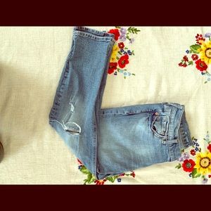 I’m selling these old navy pants